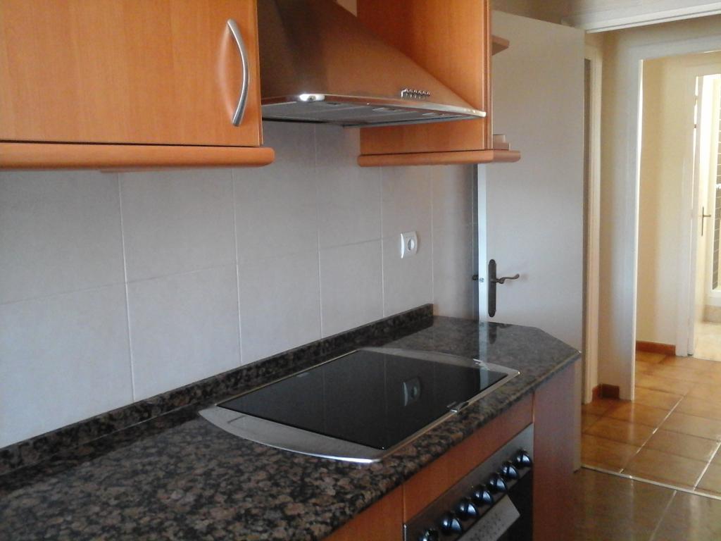 Atico Soleado Apartment L'Hospitalet de Llobregat Bagian luar foto